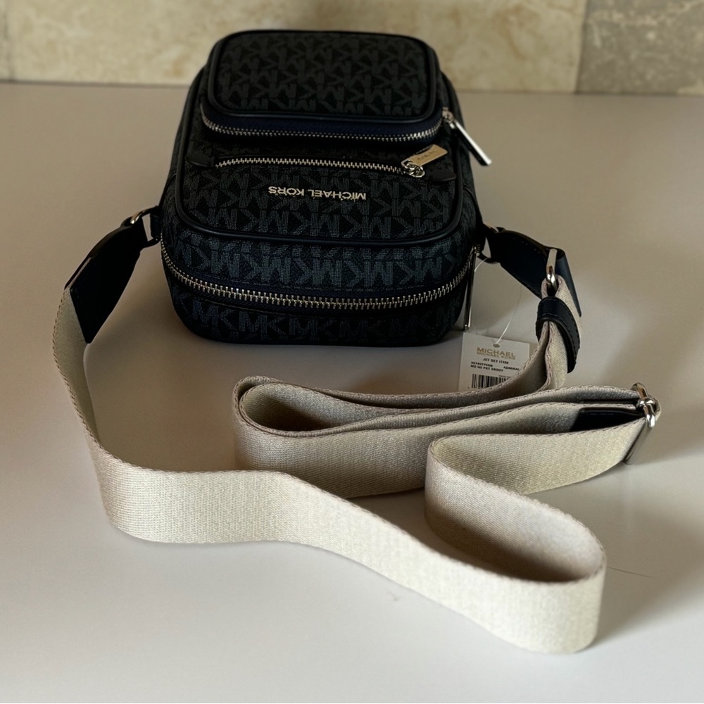 Michael Kors Jet Set Item Crossbody Flight Bag MK admiral - Picture 7 of 12